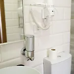 Hotel готель-ресторан два леви
