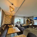 готель-ресторан два леви Hotel