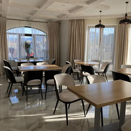 готель-ресторан два леви Otel *