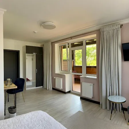 Hotel готель-ресторан два леви Slavske