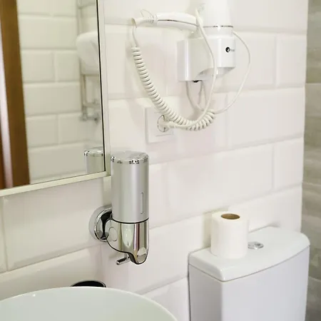 Hotel готель-ресторан два леви