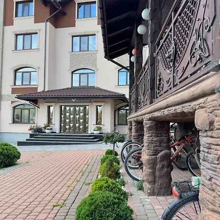 готель-ресторан два леви Otel Slavske