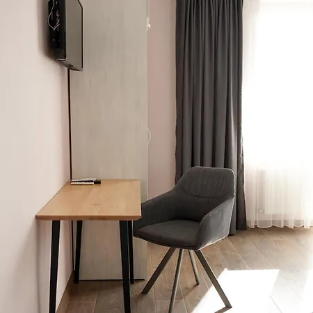 готель-ресторан два леви *