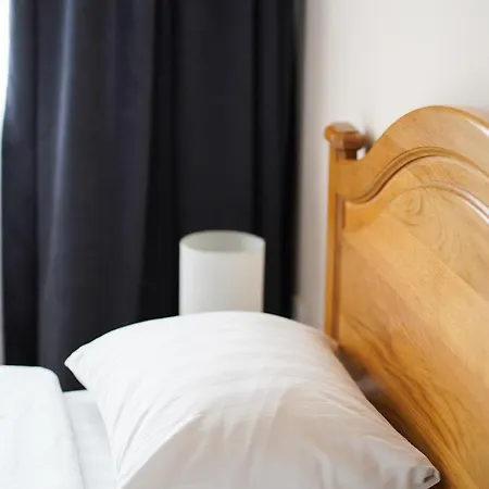 Hotel готель-ресторан два леви Slavske