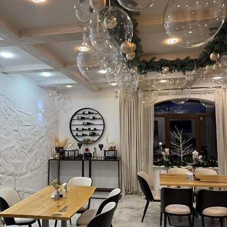 готель-ресторан два леви Hotel *