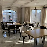 готель-ресторан два леви Hotel *