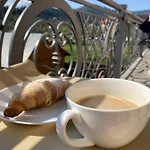 готель-ресторан два леви Hotel *