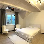 Hotel готель-ресторан два леви