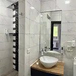 Hotel готель-ресторан два леви