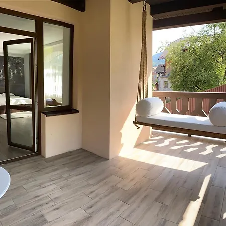 готель-ресторан два леви スラブスク