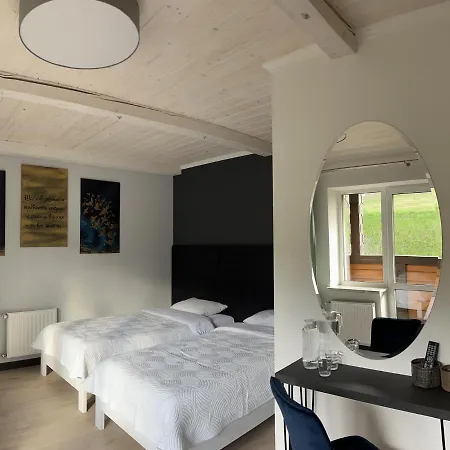 готель-ресторан два леви スラブスク